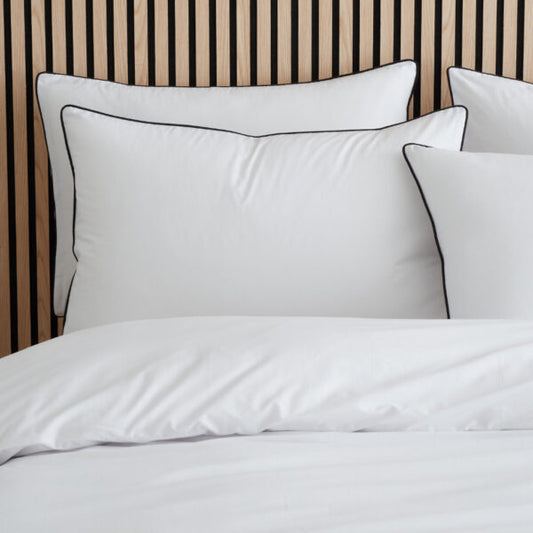The Luxury Piped Duvet Cover Set (US)